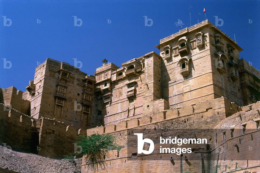 India: Outer walls of the Rajmahal (former palace of the maharaja) and fort palace museum, Jaisalmer fort, Jaiselmer, Rajasthan