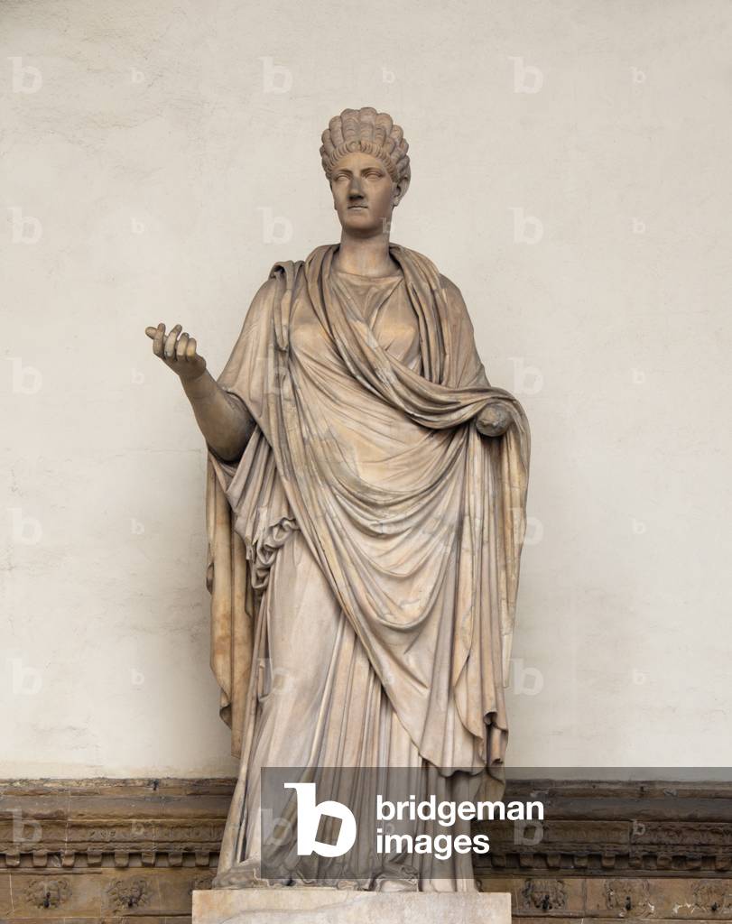 Italy: Statue of a Roman (Sabine) woman. Loggia dei Lanzi, Piazza della Signoria, Florence. Roman Art, 1st or 2nd century CE