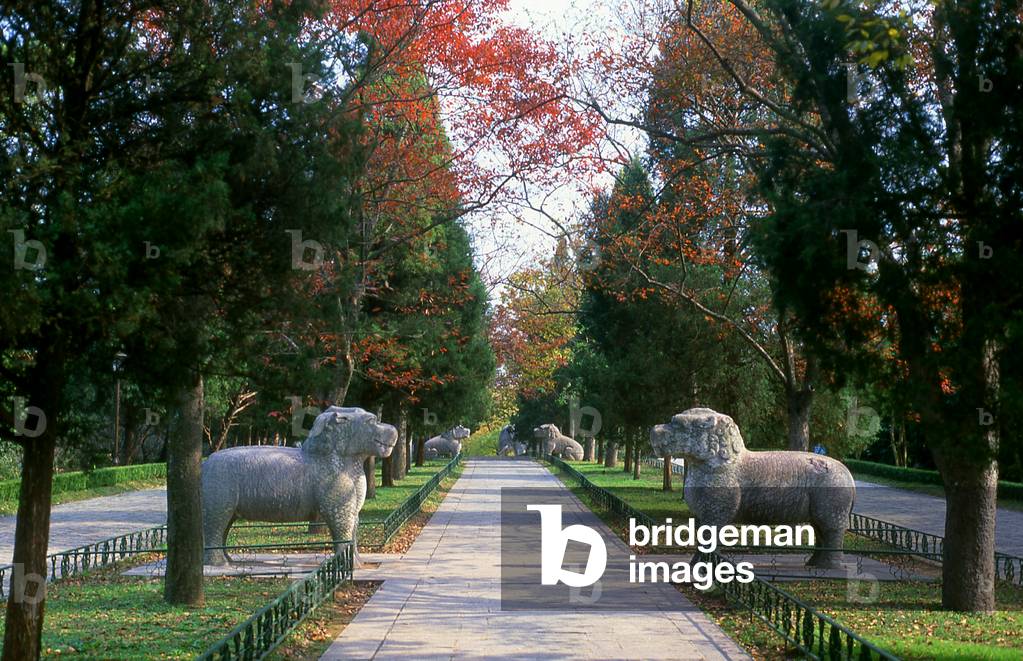 China: Mythical lion statues near the Ming Xiaoling (Tomb of Emperor Hong Wu, r. 1368-1398), Zijin Shan, Nanjing, Jiangsu Province