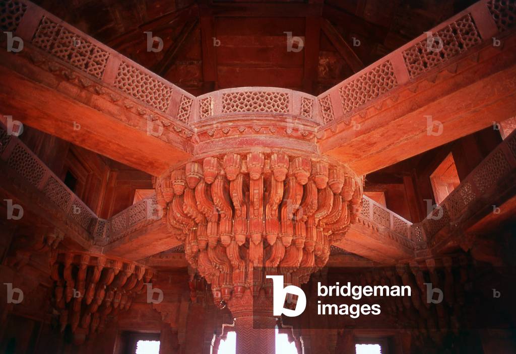 India: The central pillar of the Diwan-i-Khas (Hall of Private Audience), Fatehpur Sikri, Uttar Pradesh
