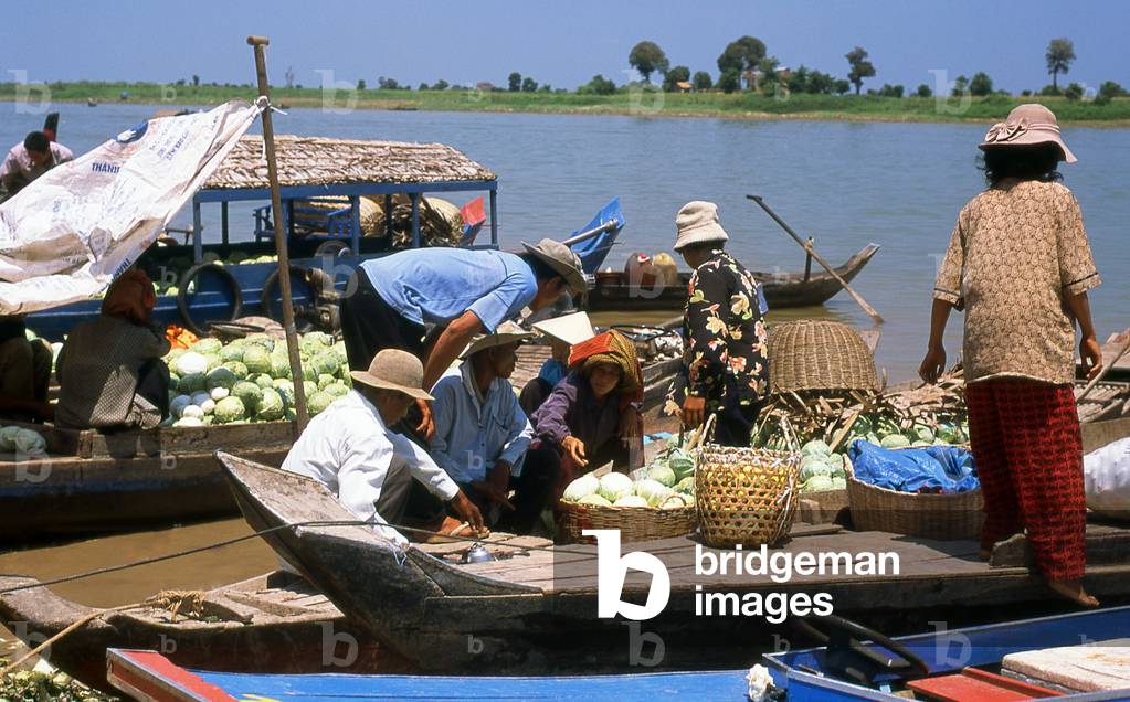 Cambodia: Floating market on the Tonle Sap River at Kompong Chhnang