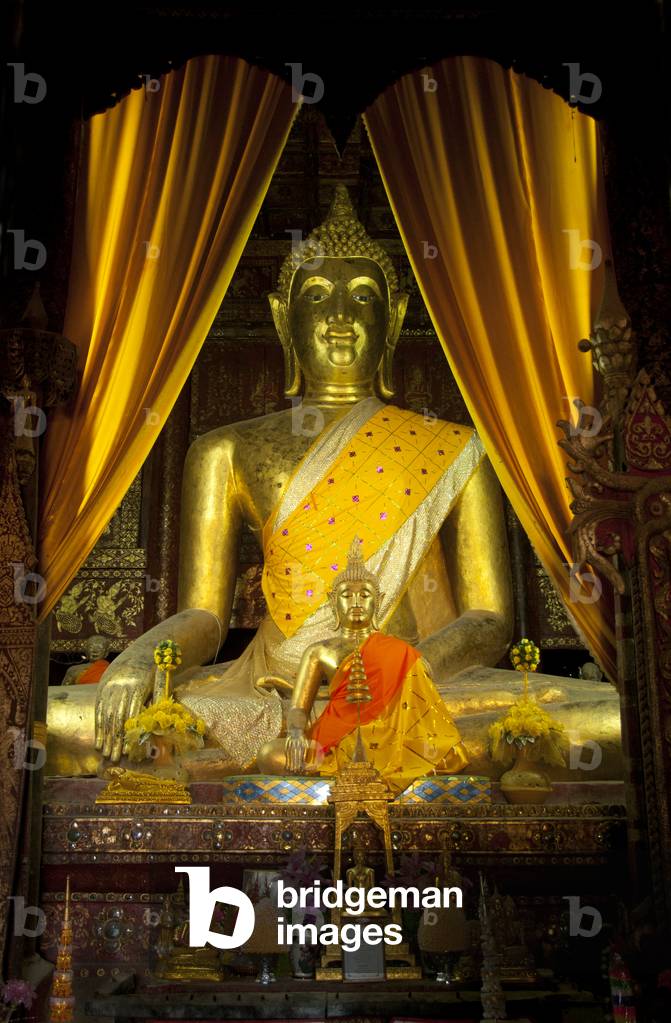 Thailand: Seated Buddha in Viharn Phra Phut, Wat Phra That Lampang Luang, northern Thailand