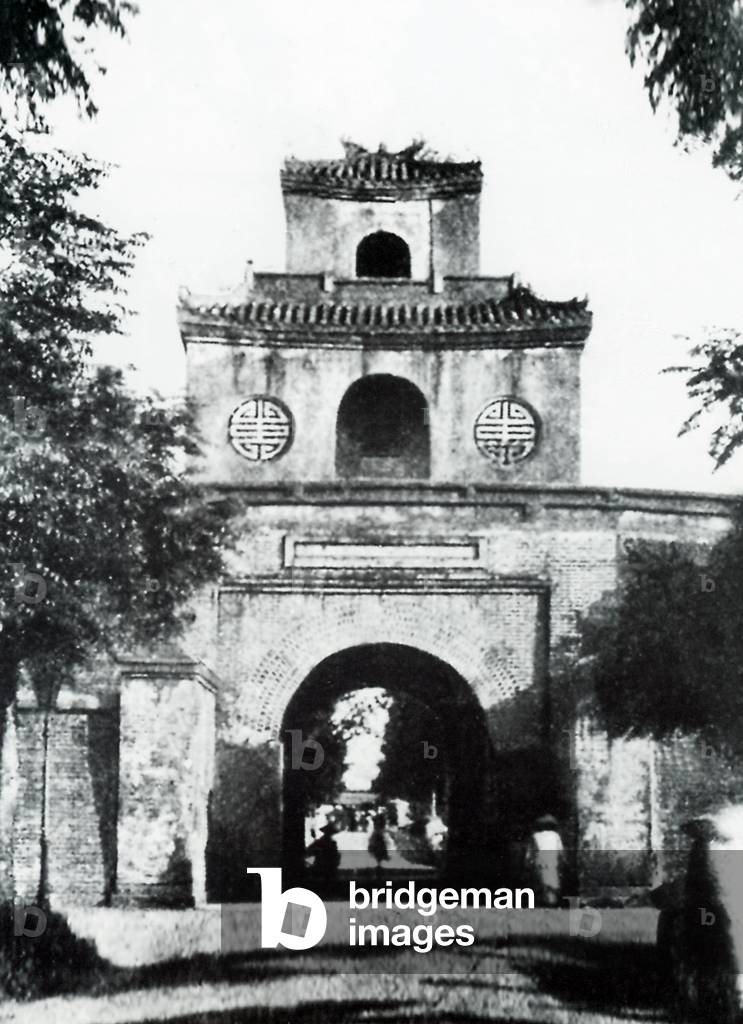 Vietnam: The ancient gate leading from the Imperial Citadel to Dong Ba market, Hue (early 20th century)