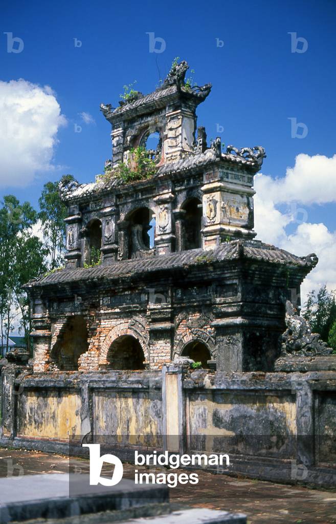 Vietnam: Ornamental gate at the Tomb of Emperor Duc Duc, Hue