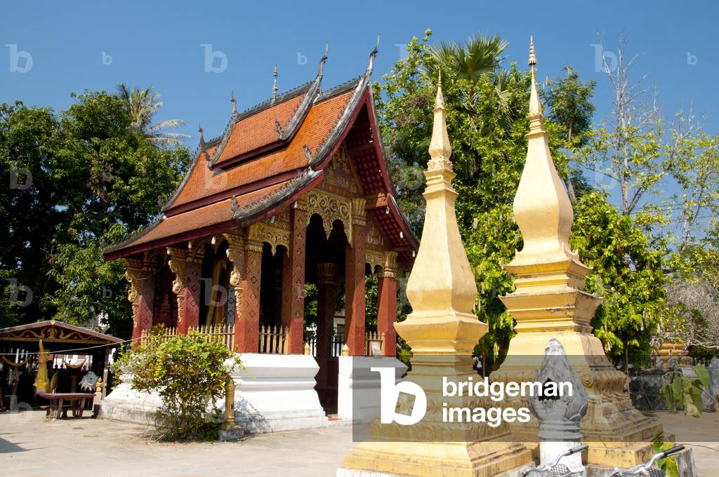 Laos: Chapel building housing a large standing Buddha in Wat Sene (Saen), Luang Prabang