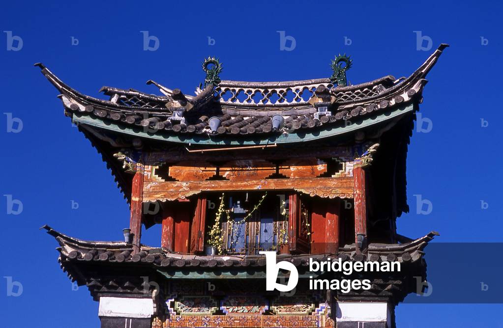 China: Building in the Old Market Square (Sifang Jie), Old Town, Lijiang, Yunnan Province