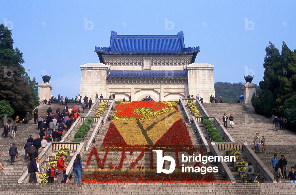 China: Sun Yat-sen mausoleum (Zhongshan Ling), Nanjing, Jiangsu Province