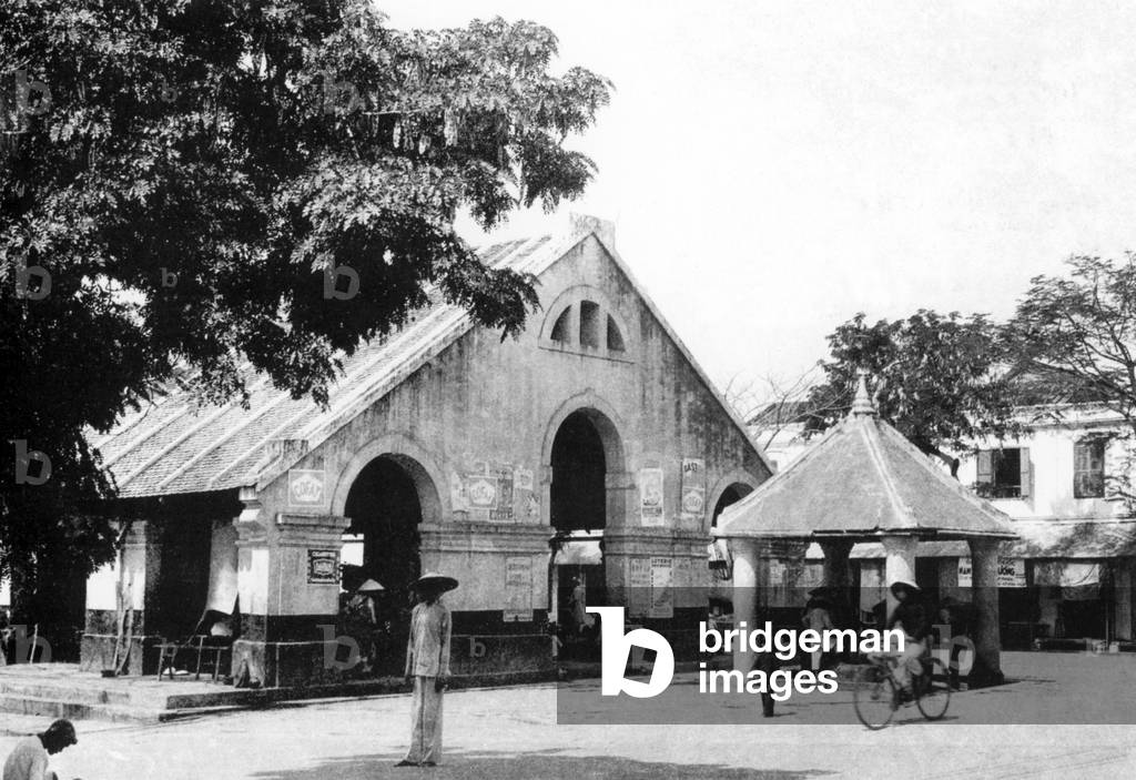 Vietnam: A covered well in front of the Hoi An main fresh market, Hoi An (c. 1940)