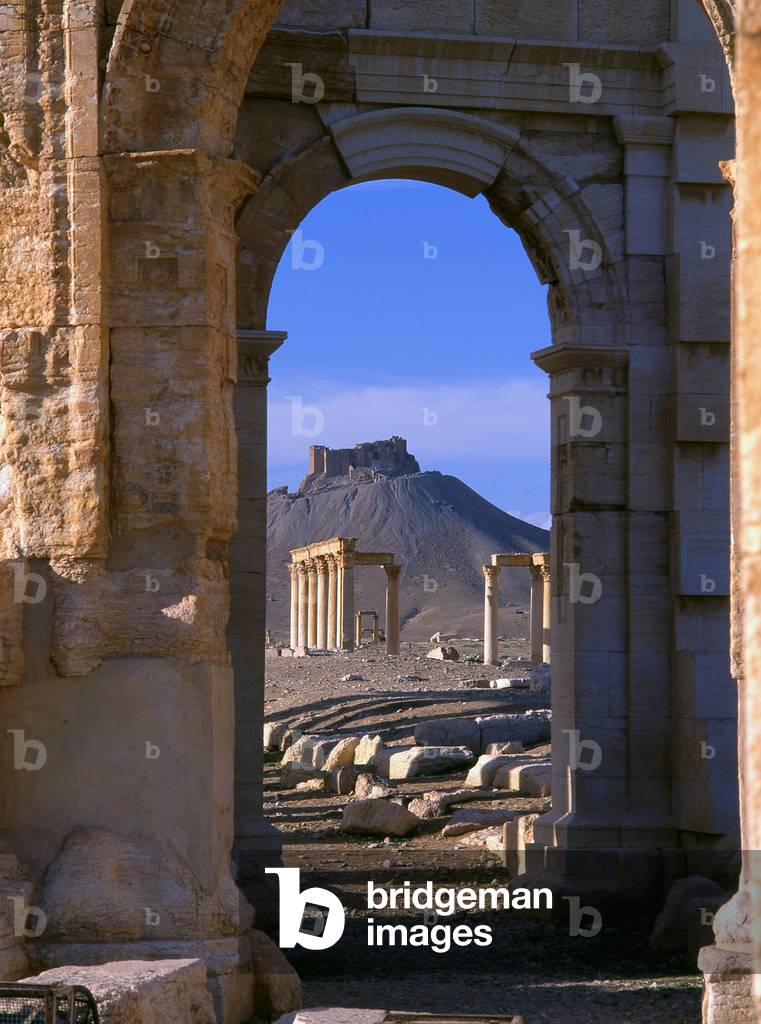Syria: Qala'at Ibn Maan Castle above the ruins of Palmyra