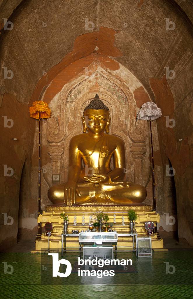 Burma / Myanmar: Restored Buddha in the main shrine facing east, Htilominlo Temple, Bagan (Pagan) Ancient City