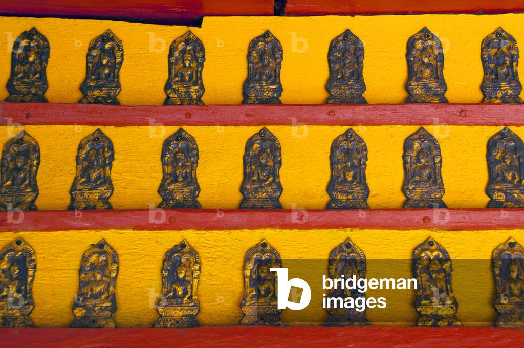Thailand: Detail of small Buddha statues within the open-sided mondop, Wat Pong Sanuk Tai, Lampang, Lampang Province, northern Thailand