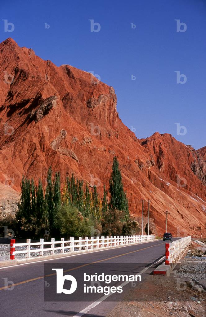 China: The red mountains of the Ghez River (Ghez Darya) canyon, Karakoram Highway