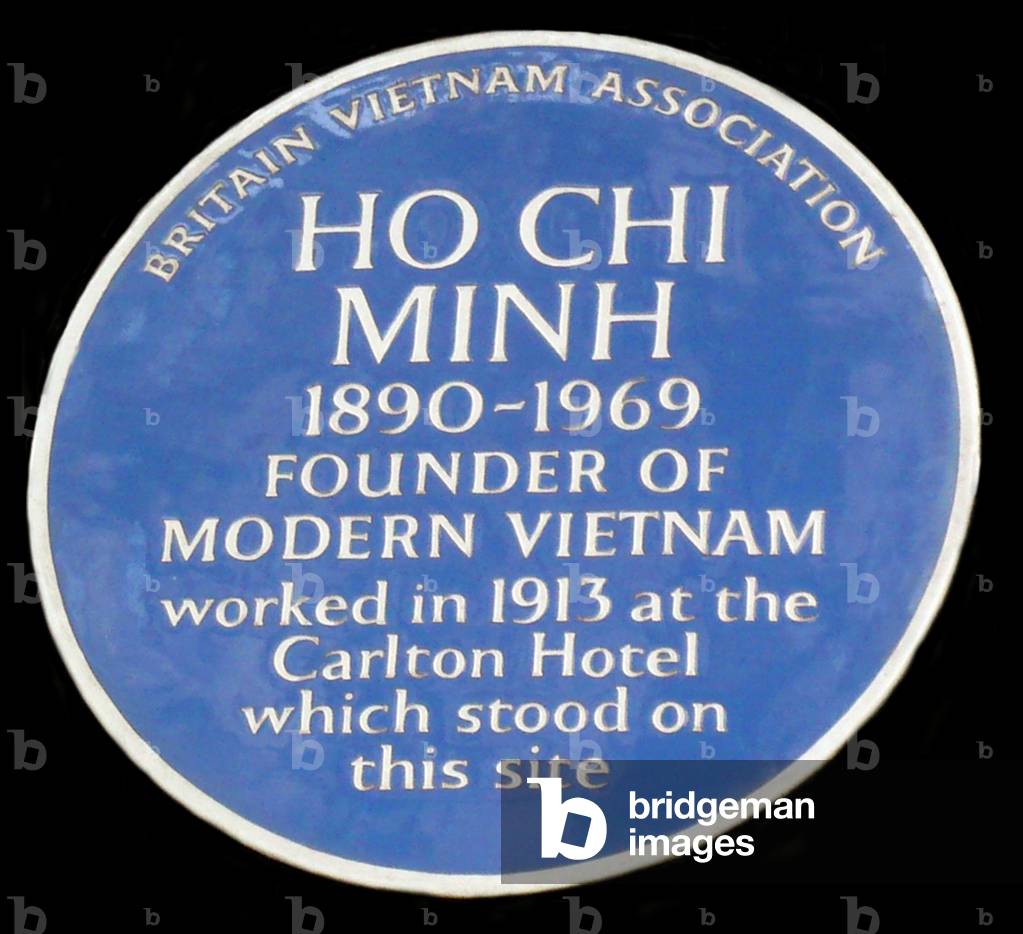 United Kingdom / Vietnam: Commemorative plaque affixed to the wall of the New Zealand High Commission, London, once the site of the Carlton Hotel (1899-1940) where Ho Chi Minh worked for a period in 1913