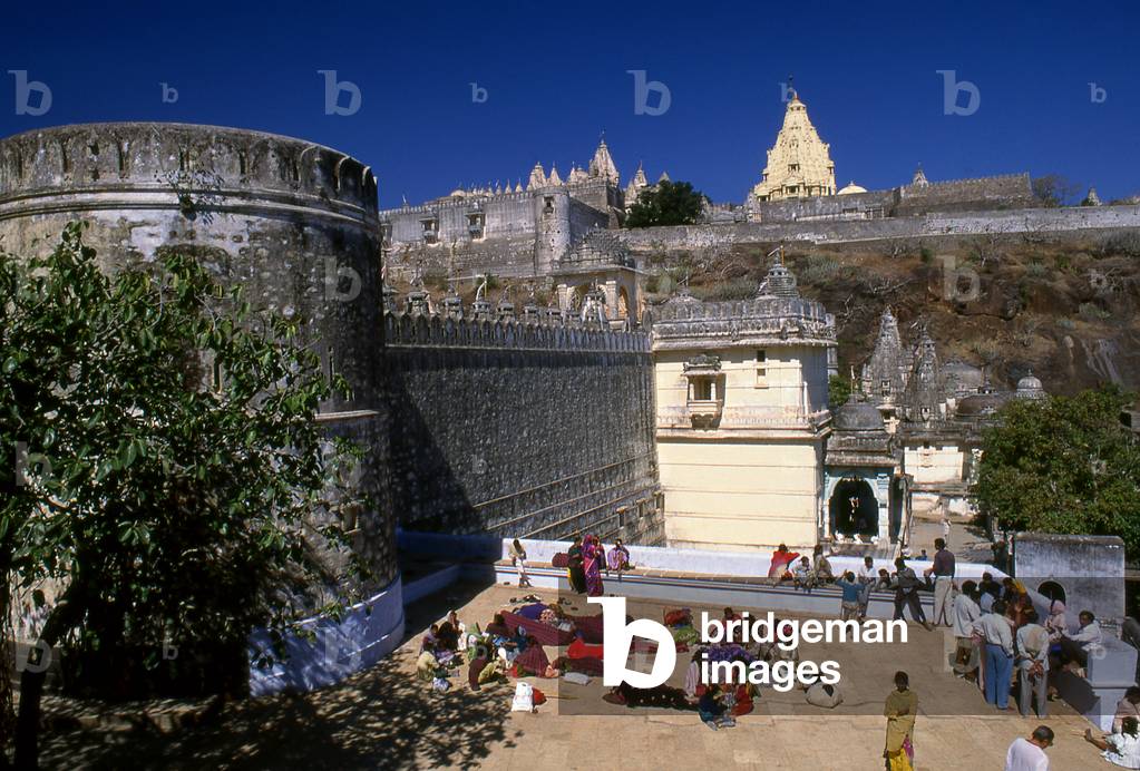 India: Pilgrims visiting the holy Jain Palitana temples (11th to 16th Century CE) in the Shatrunjaya Hills, Gujarat (2004) (photo)