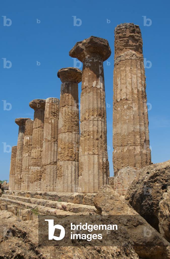 Italy: Temple of Heracles (late 6th century BCE), Valley of the Temples (Valle dei Templi), Agrigento, Sicily (photo)