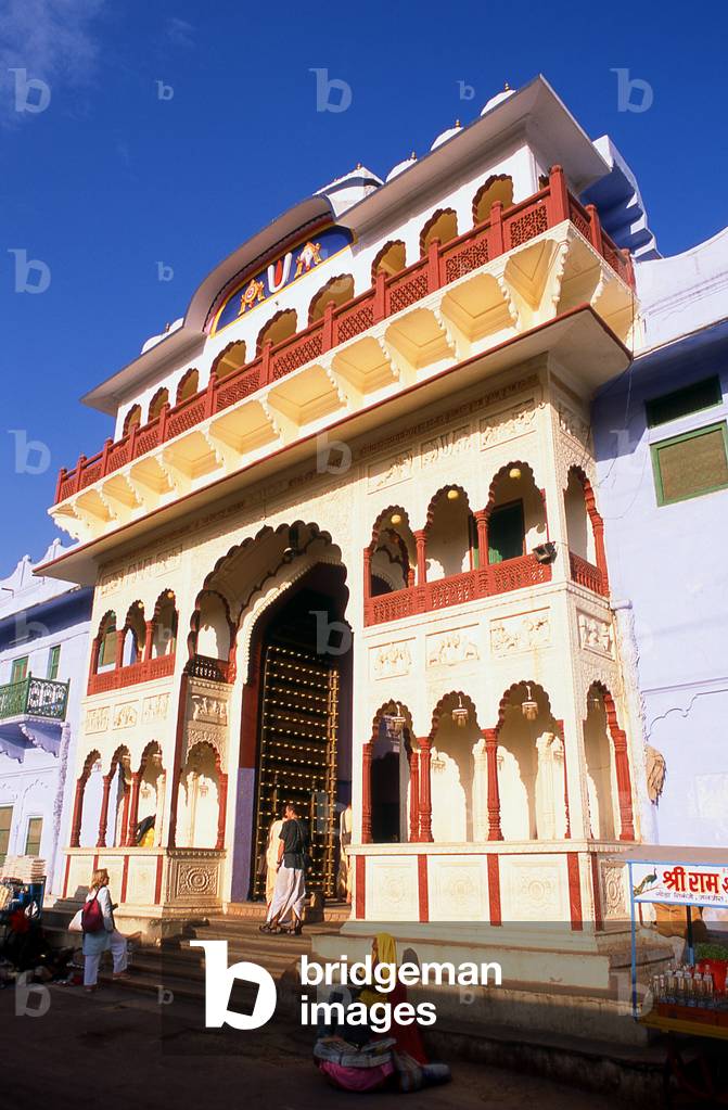 India: Entrance to the Rangji Temple (dedicated to Rangji, an incarnation of Lord Vishnu), Pushkar, Rajasthan