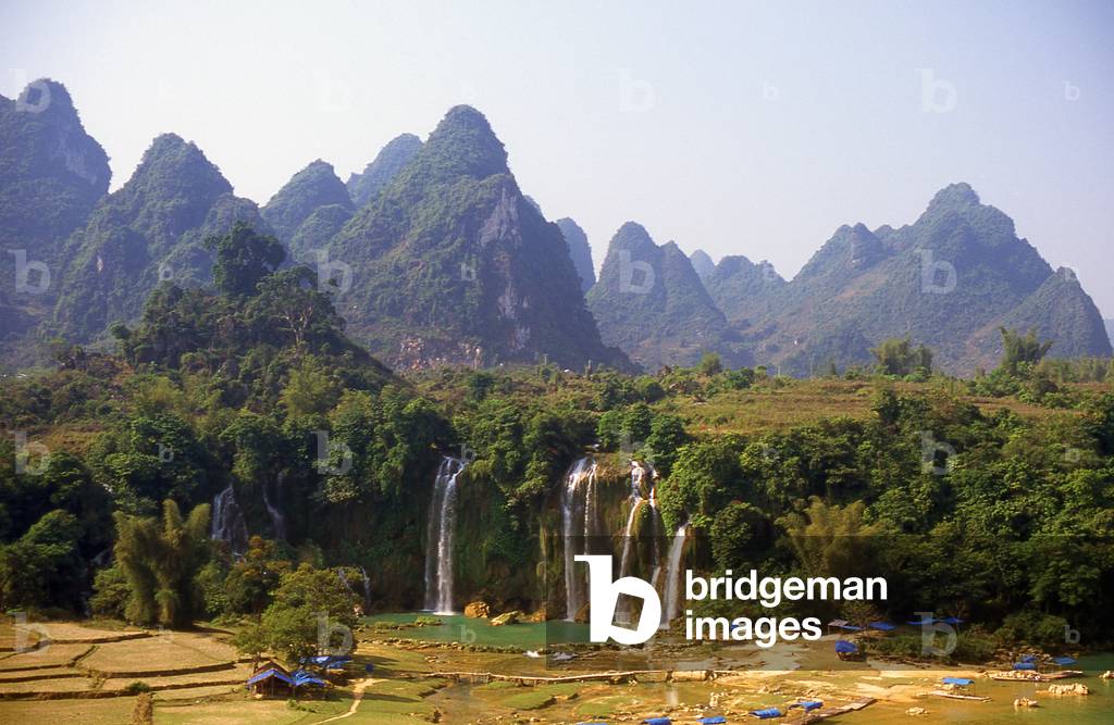 China / Vietnam: Ban Gioc or Detian Falls, on the Vietnamese - Chinese border, Guangxi Province (China) and Cao Bang Province (Vietnam)