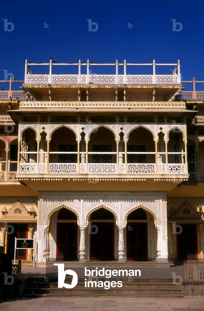 India: An attractive building within the City Palace, Jaipur, Rajasthan