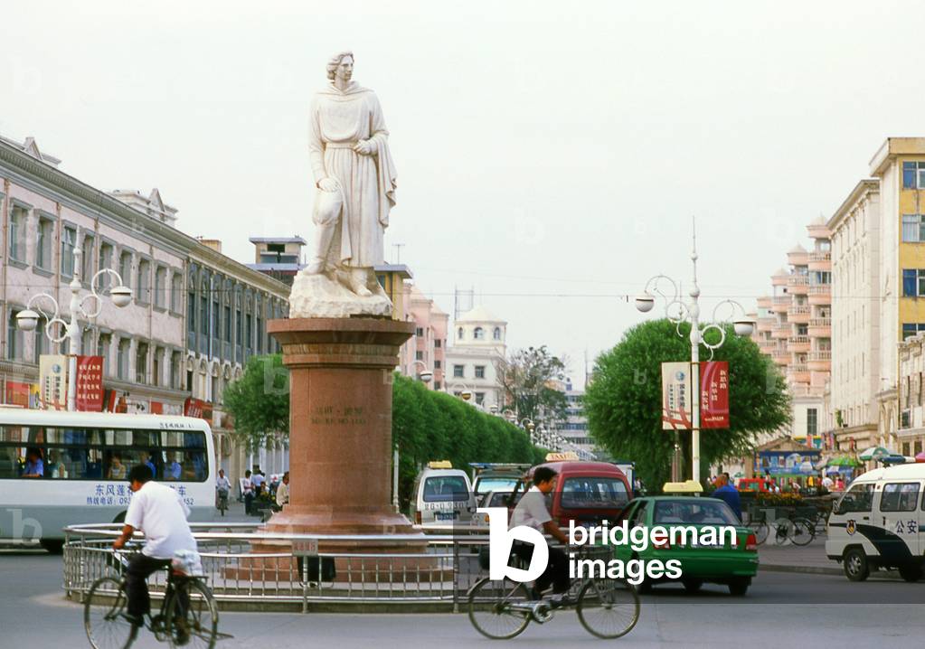 China: Marco Polo statue, Zhangye, Gansu Province