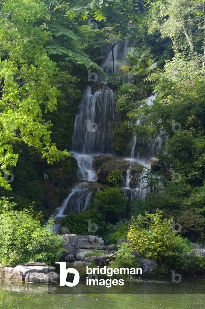 China: Waterfall, Qixing Gongyuan (Seven Star Park)