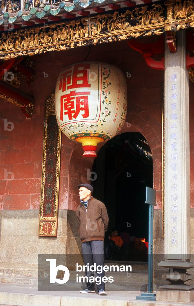 China: Visitor, Zu Miao (Ancestral Temple), Foshan, Guangdong Province