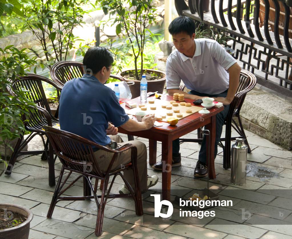 China: Playing chequers at Cuiwei Yuan, originally a Guanyin temple now a teahouse, Guiyang, Guizhou Province
