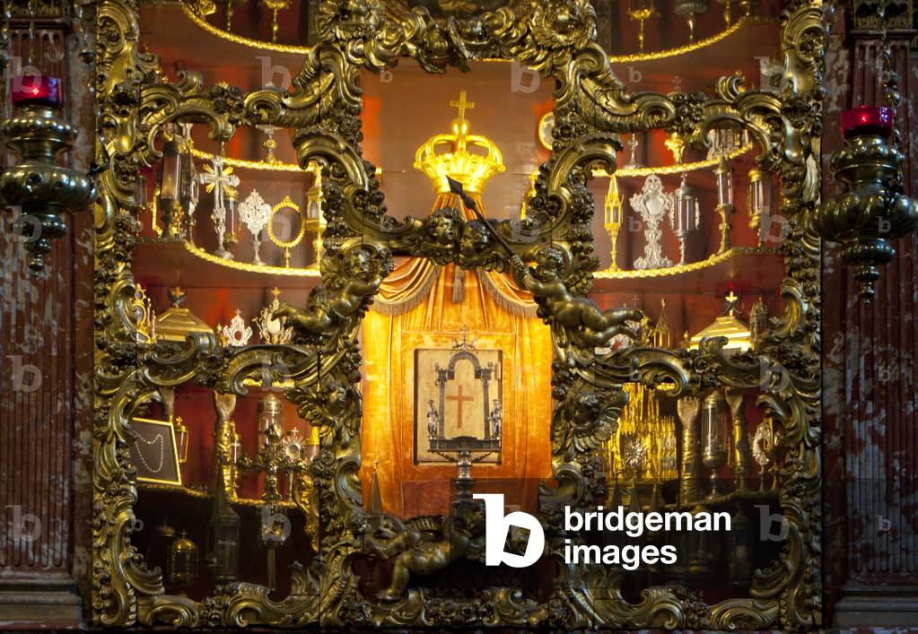 Italy: The Altar of the Relics (1711) by Francesco Penso (called 'Cabianca' c. 1665 - 1737), Sacristy, Basilica of Santa Maria Gloriosa dei Frari, Venice (photo)