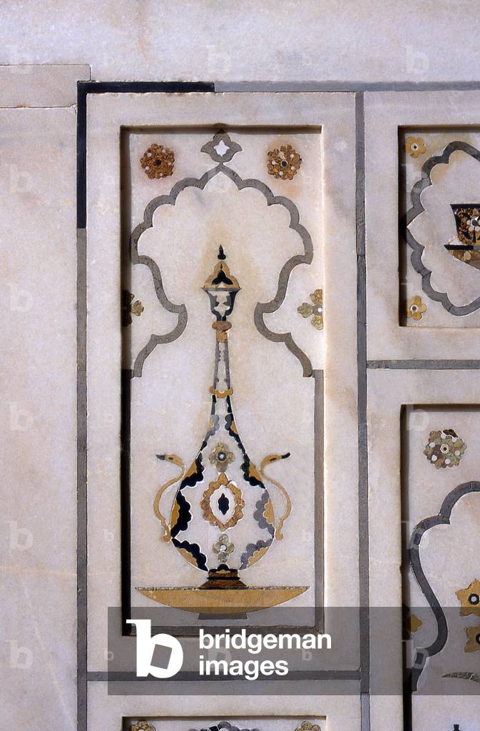 India: Elaborate pietra dura marble inlay at the tomb of I'timad-ud-Daulah, Agra