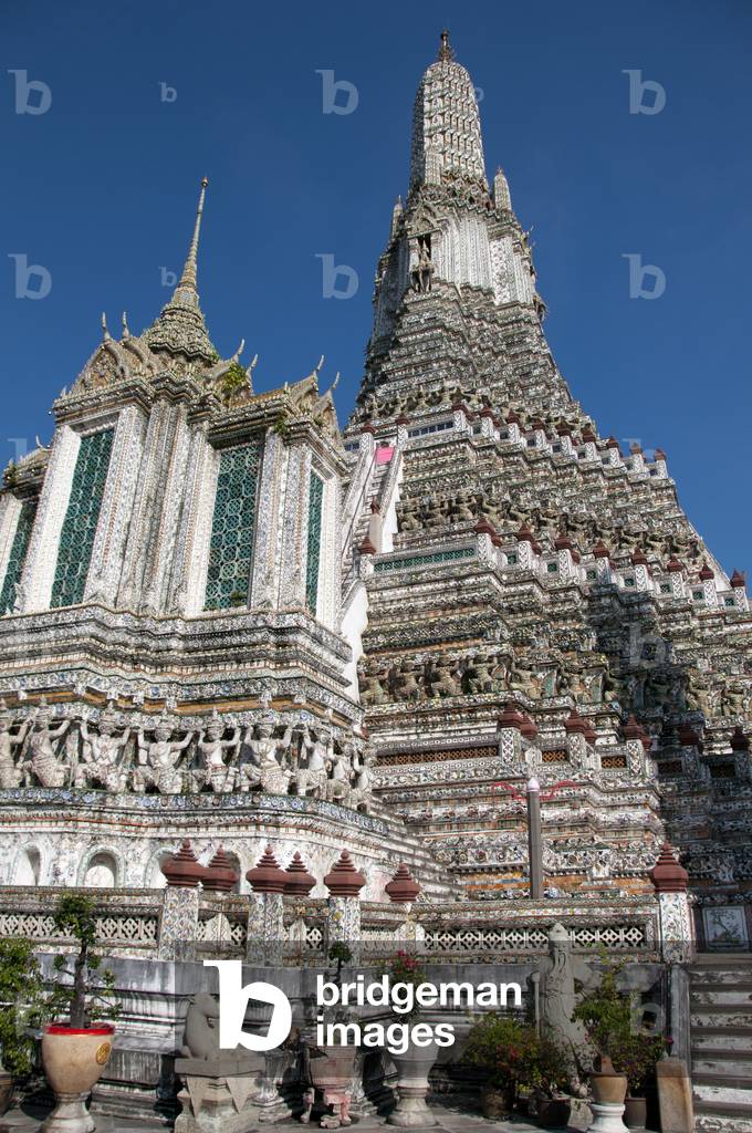 Thailand: The Khmer-style central prang at Wat Arun (Temple of Dawn), Bangkok