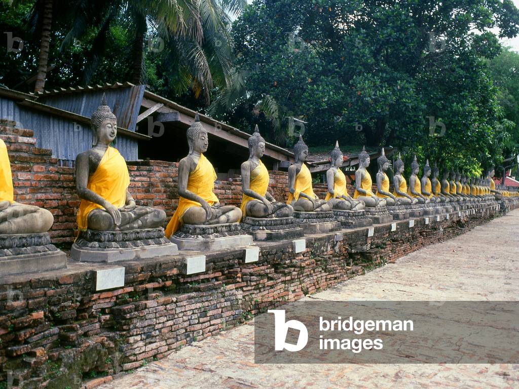 Thailand: A row of Buddhas at Wat Yai Chai Mongkhon, Ayutthaya Historical Park
