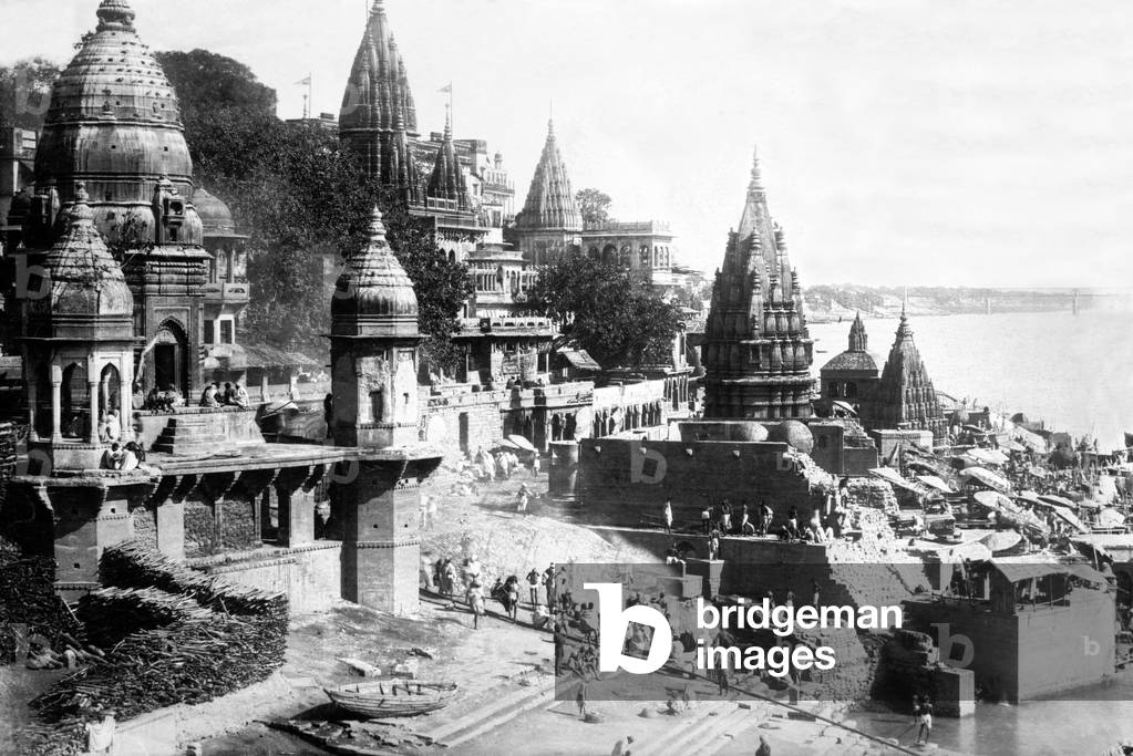 India: The main cremation ghat, Varanasi (Benares), c. 1920