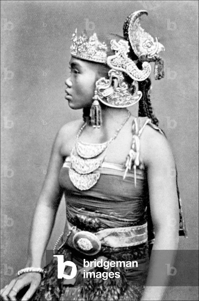 Indonesia: A Javanese srimpi dancer at the court of the Sultan of Surakarta (Solo) in central Java, late 19th century