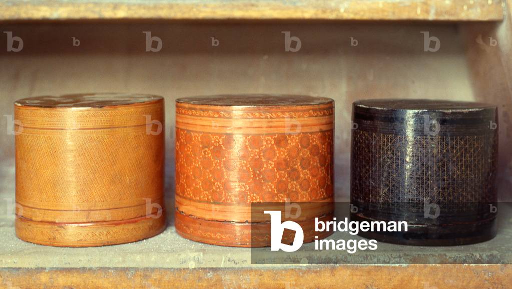 Maldives: Lacquerware containers, Thulhaadhoo Island, Baa Atoll. This is the only island in the Maldives doing lacquer work, 1980