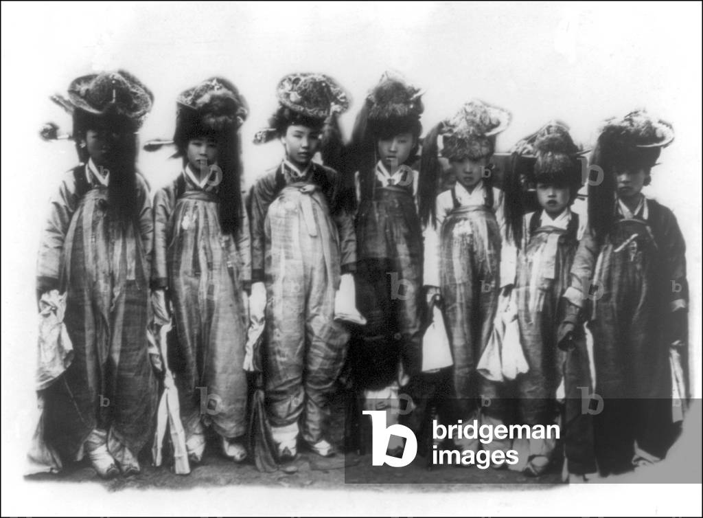 Korea: A group of Korean 'kisaeng' entertainers, c. 1895