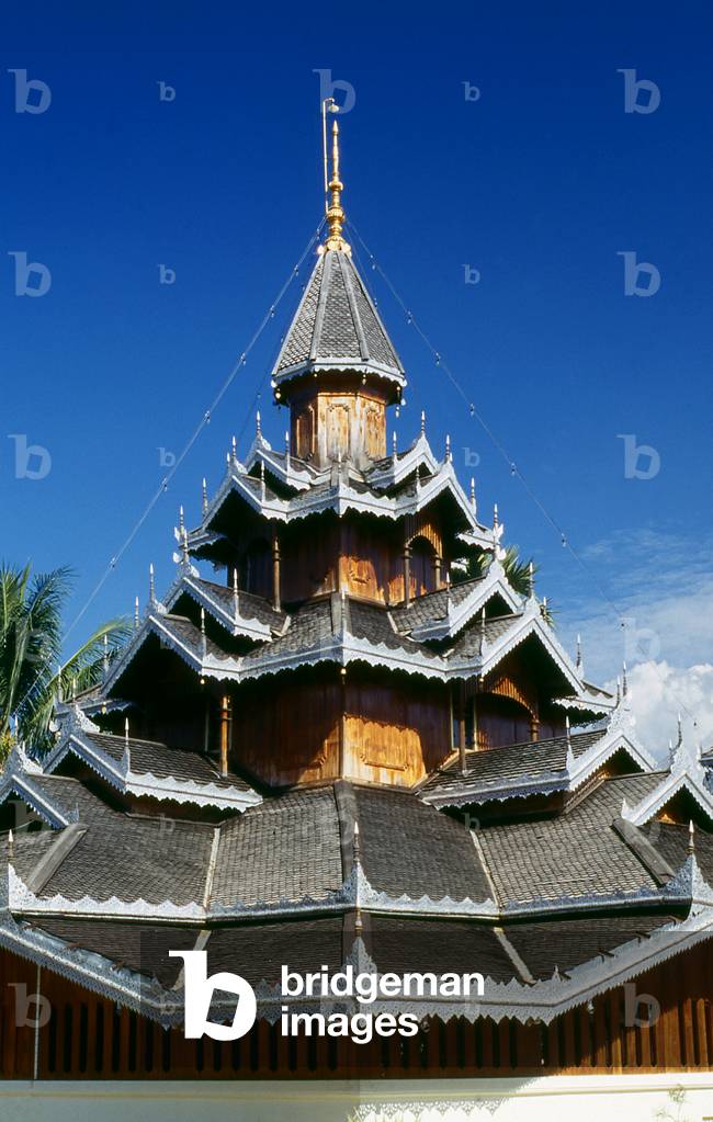 Thailand: The distinctive Burmese-style pyatthat (multi-tiered and spired roof) of the viharn at Wat Hua Wiang, Mae Hong Son, northern Thailand