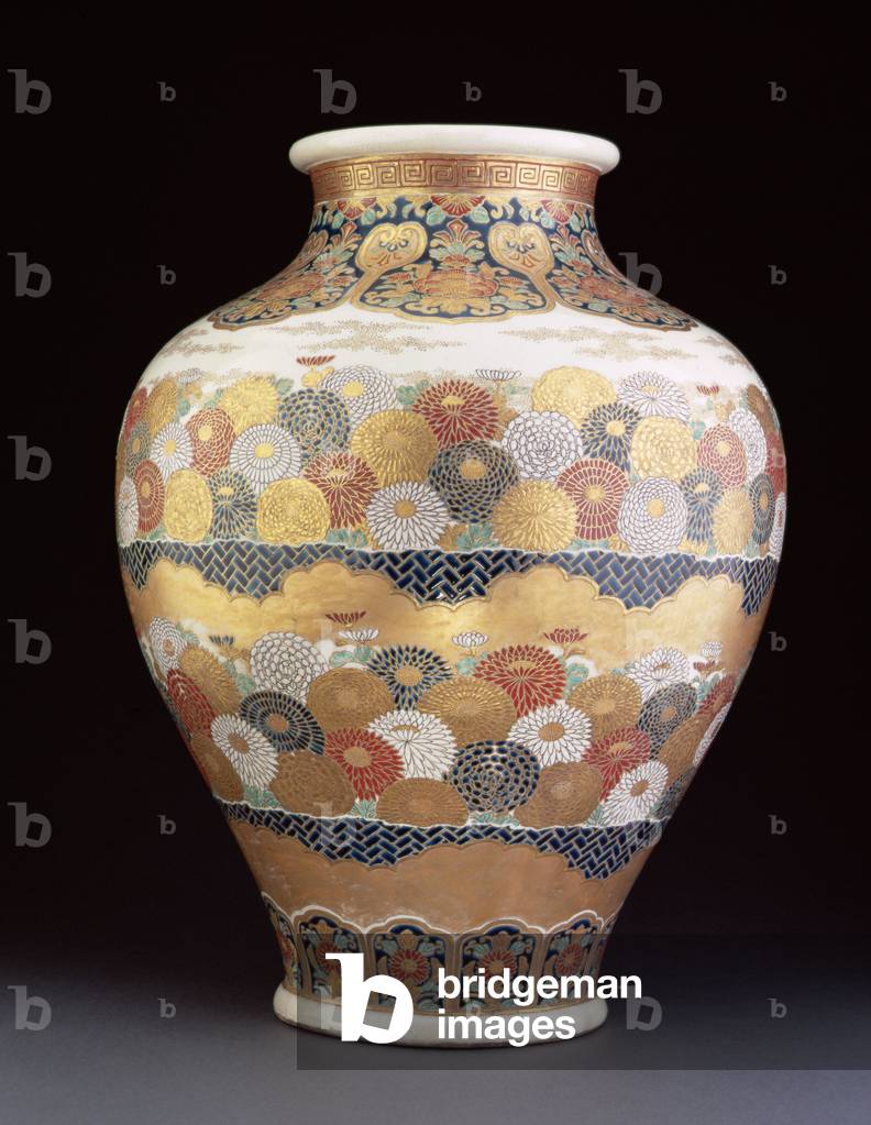Vaso Satsuma dipinto con crisantemi, fine sec. XIX (terracotta con smalto)