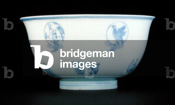 Ciotola blu e bianca dipinta con i dodici ornamenti antichi, Wanli, 1580-1600 (porcellana)