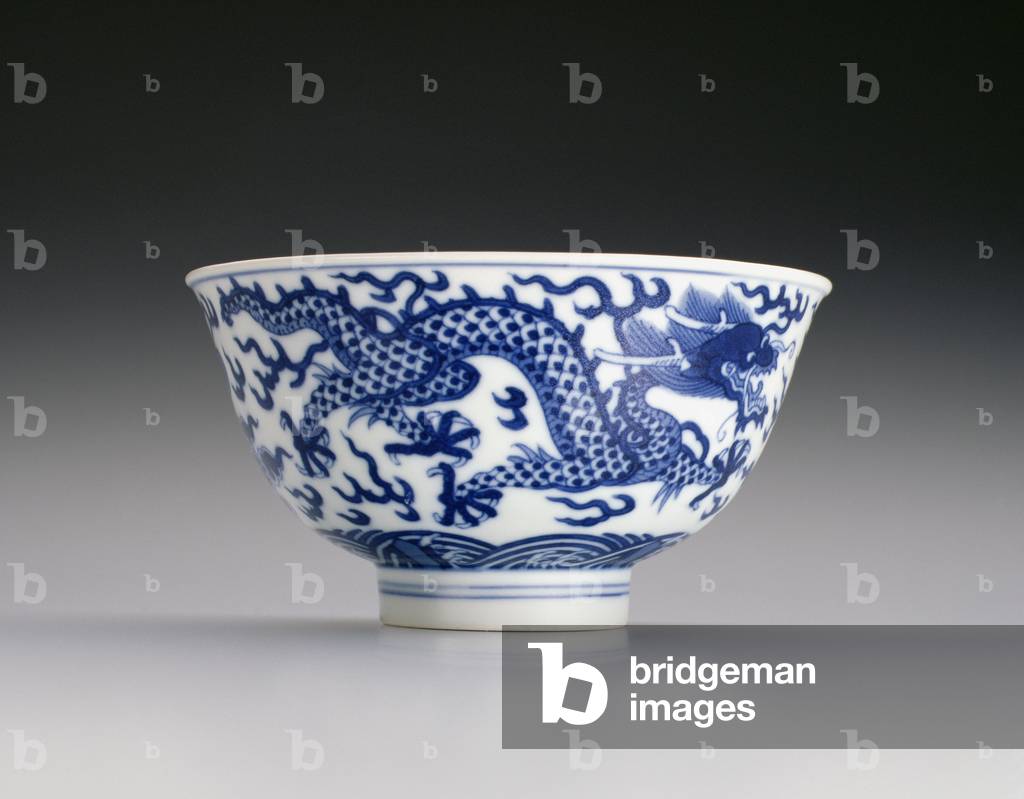 "Schale mit Drachen und Wellen" von Chinese School