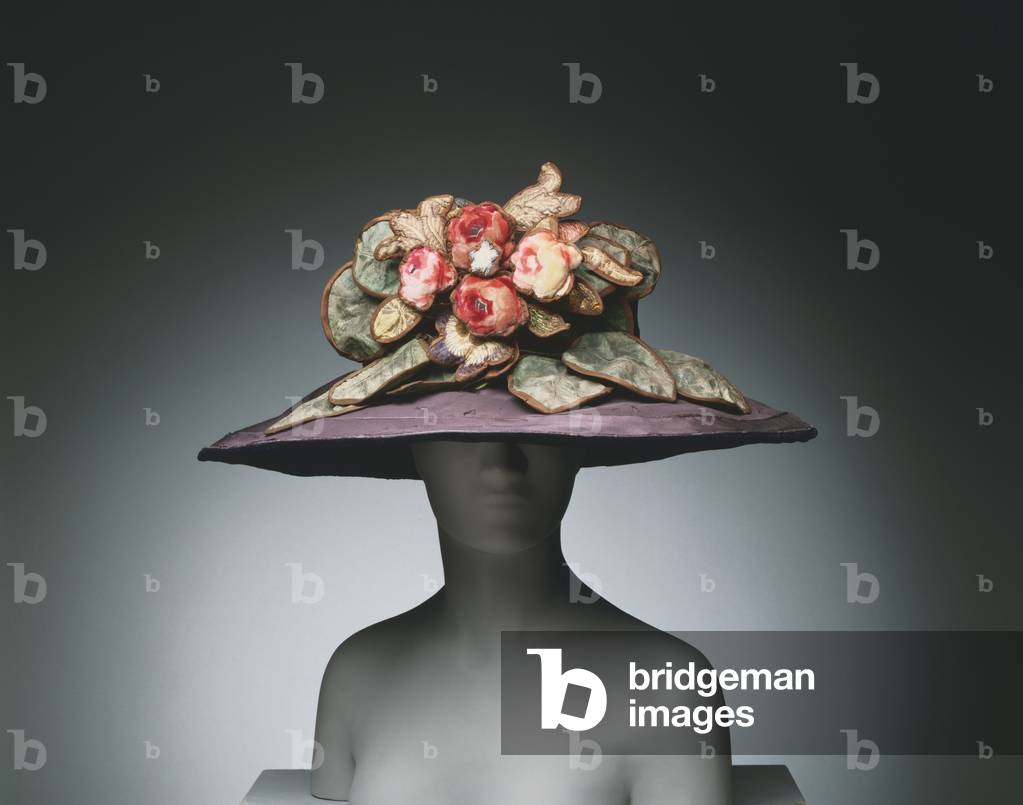 Woman's Hat, c.1920 (silk taffeta & painted velvet)
