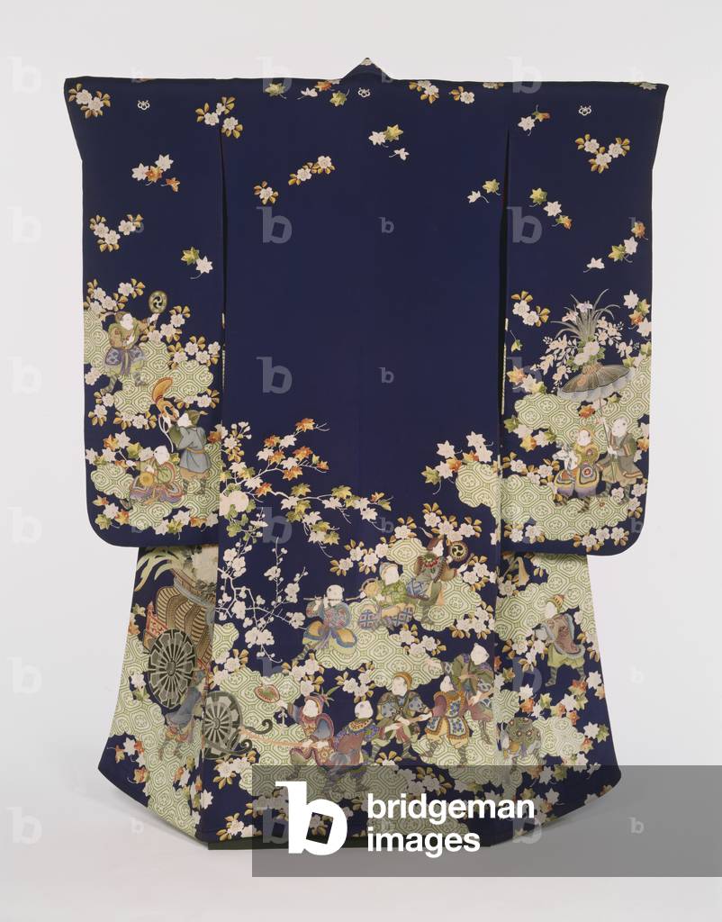 Woman's Kimono (silk plain weave with yuzen dyeing)