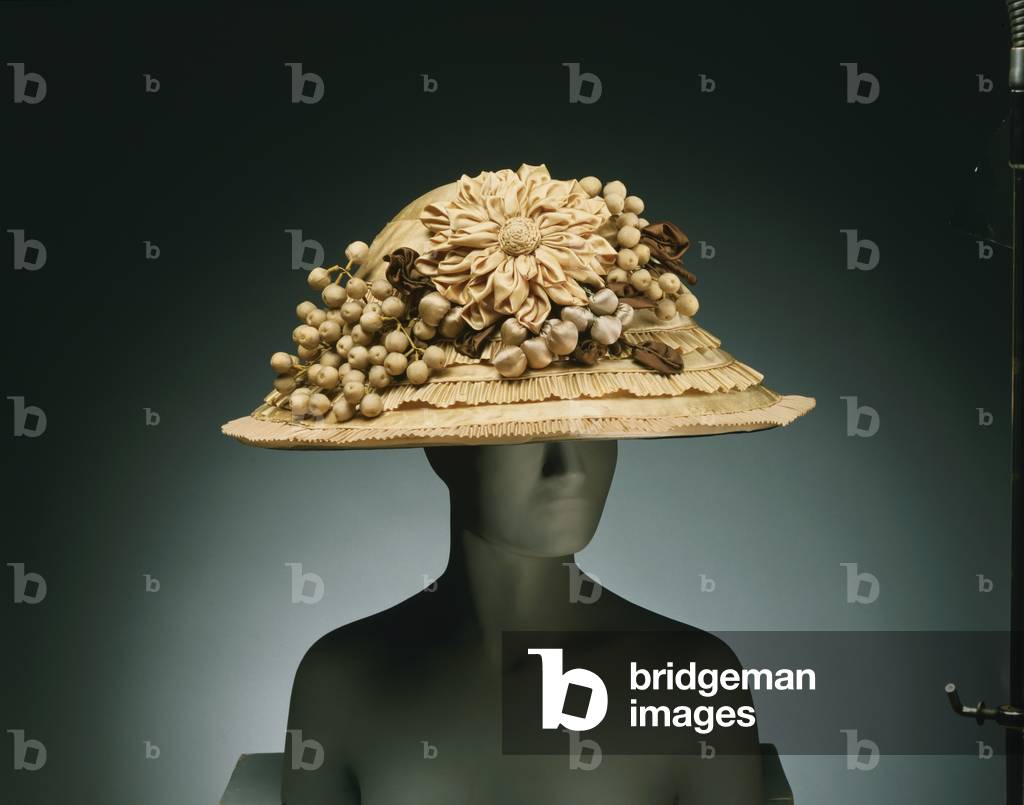 Woman's Hat, c.1913 (silk satin & velvet)