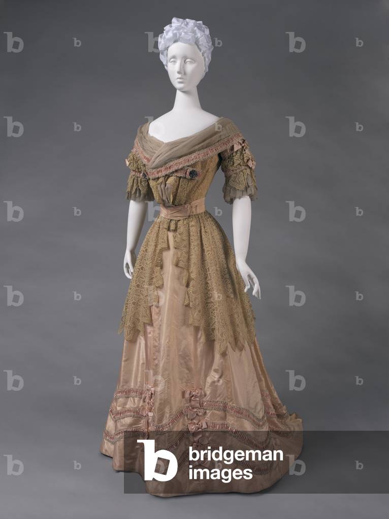 Woman's Dress: Skirt and Bodice, Reception Dress, c.1905 (peach & yellow changeable silk taffeta, lace, pink silk satin ribbon, silk georgette)







