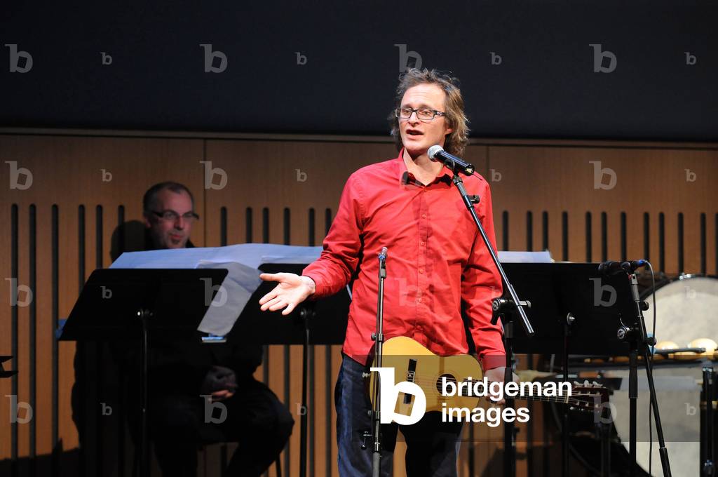 Simon Munnery performing at King's Place
