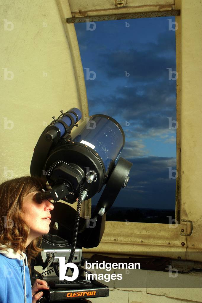Amateur astronomer - Amateur astronomer with telescope - Amateur astronomer and telescope. Club d'astronomers amateurs Lyon Ampere (CALA) 02/05/2005 CALA amateur observatory near Lyon. France