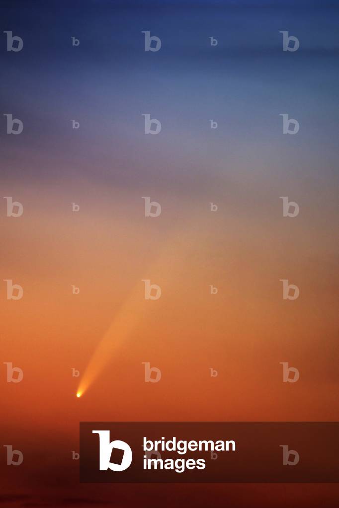 Comete McNaught (C/2006 P1) - View of the McNaught comet obtained on January 11, 2007 at the end of the day from Cornetu, Romania. Comet C/2006 P1 McNaught aka The Great Comet of 2007. The sky was still bathed in sunset colours when I took the photo. Comet McNaught was one of the brightest comets ever recorded, reaching a magnitude of -5.5. Venus is around -4, so the comet was brighter. January 11 2007; Cornetu, Romania