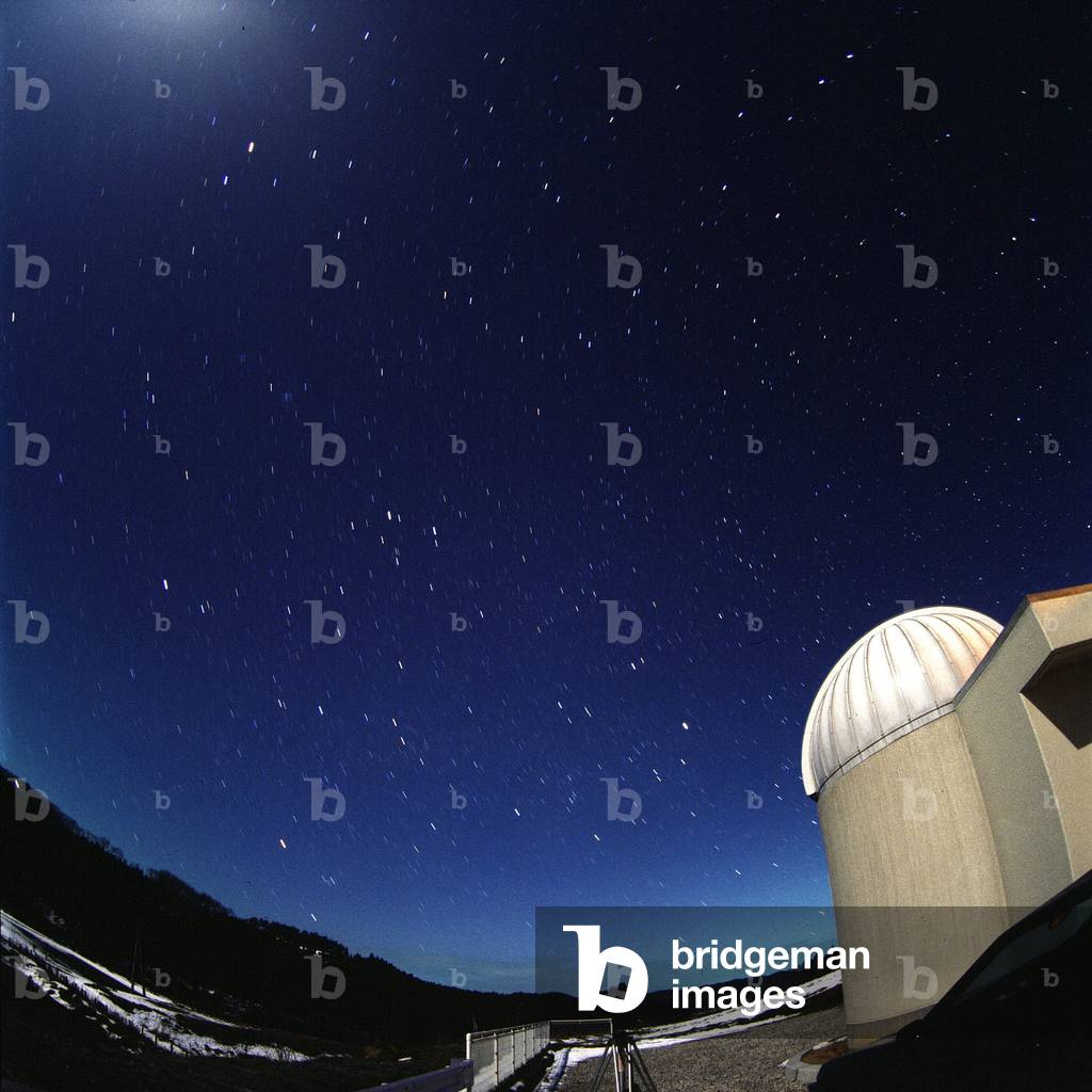 Star Sky and Moonlight - Starry sky and Moonlight - Photographic pose on the star sky; in the foreground, Kamihayashi Observatory, Japan. Starry sky with Kamihayashi observatory, Japan, in foreground