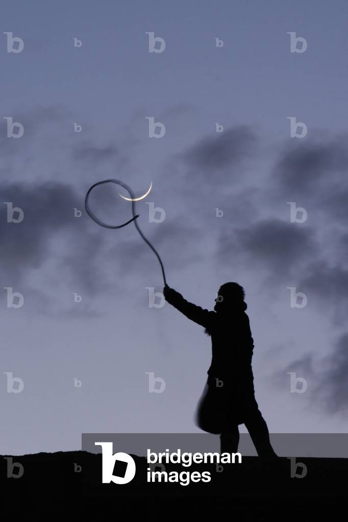 Catching the Moon - To catch the Moon - First crescent of the Moon. March 20, 2007. Catching a first moon crescent with a lasso. March 20, 2007