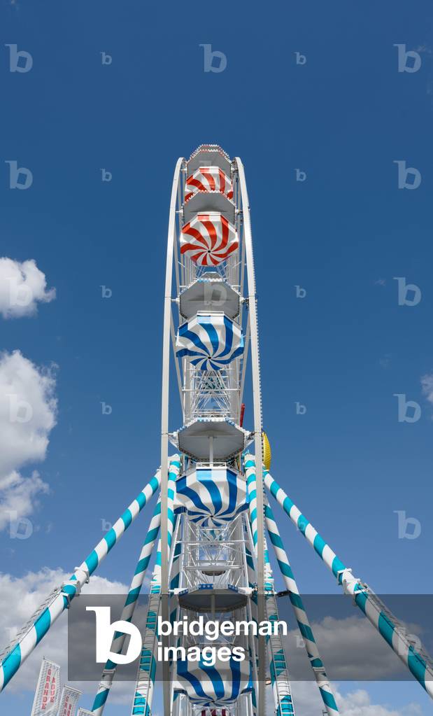 Ferris Roue - Tours, July 2019.