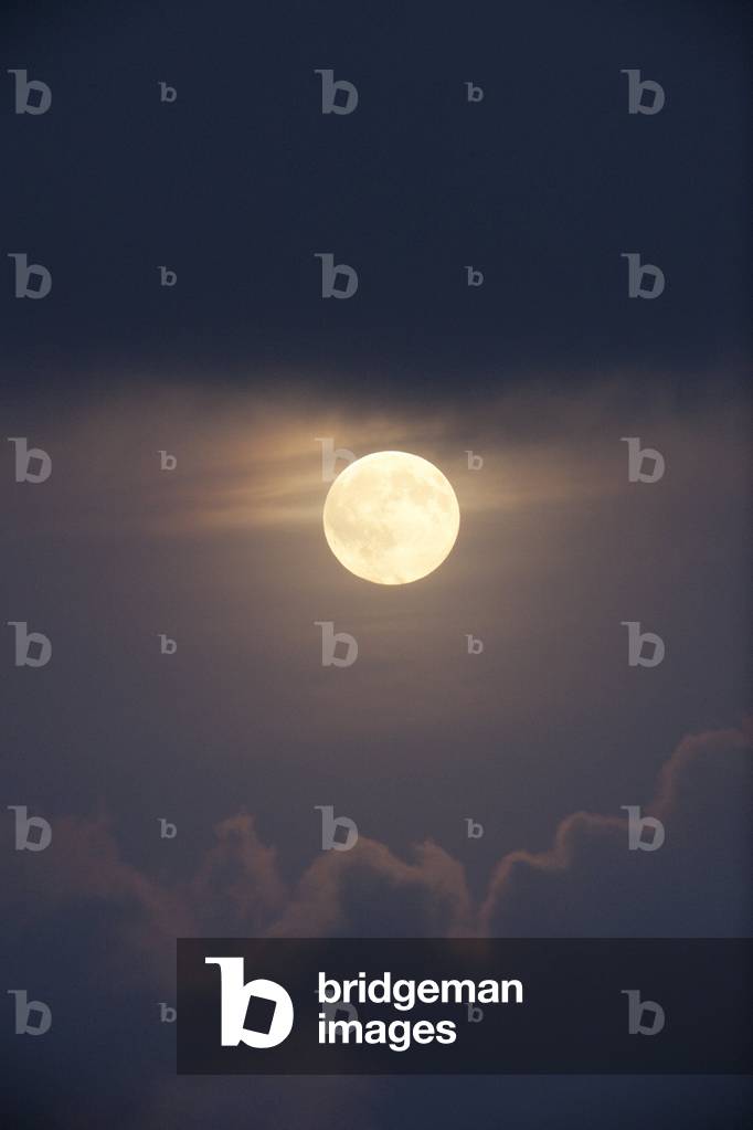 Full Moon and Clouds - Full Moon with clouds - September 2009 September 2009
