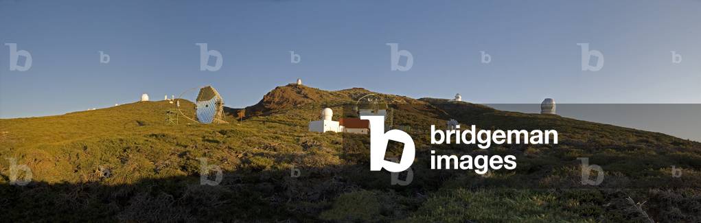 La Palma Observatory - La Palma observatory - The Roque de Los Muchachos Observatory is located at the top of the island of La Palma, in the Spanish archipelago of the Canary Islands. At 2400 m above sea level, this European Boreal Observatory is one of the largest astronomical centres in the world. Roque de Los Muchachos observatory is located at the top of La Palma island, in Canary islands. This is one of the largest astronomical centre in the world